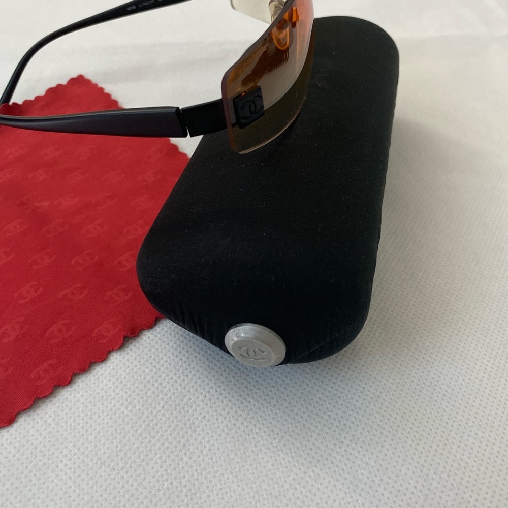 Chanel Y2K Sunglasses - Picture 7 of 8